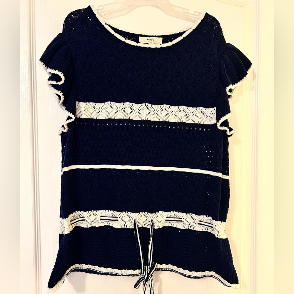 5 for $15 NWOT Entro Navy and White Knit Top
